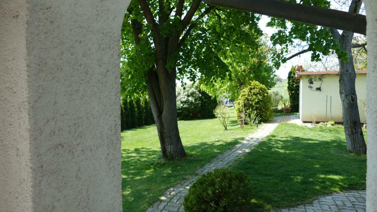 Gaestehaus Fischbach Jois Buitenkant foto